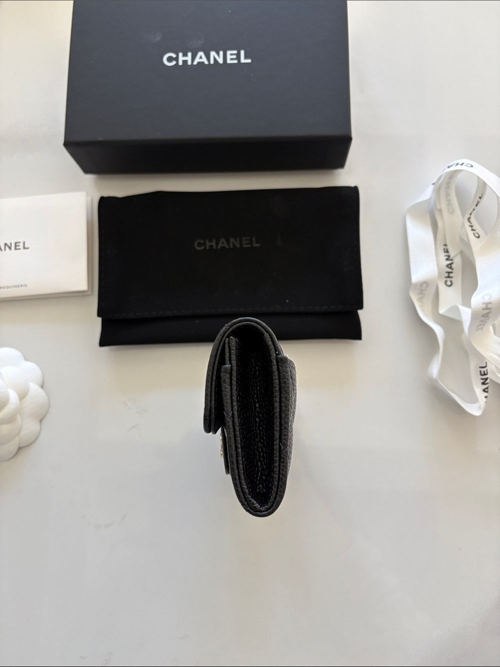 New CHANEL caviar  Black Quilted Leather Cardholder with Gold CC - Picture 3 of 8